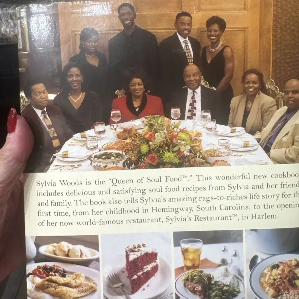 Sylvia's Family Soul Food Cookbook by Sylvia Woods‎